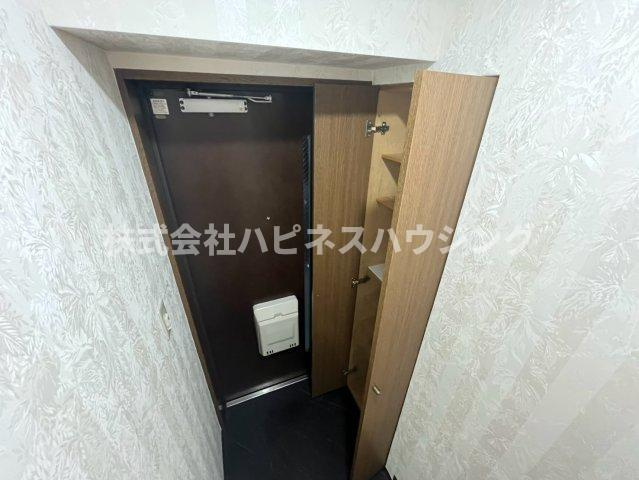 INSURANCE(インシュランス)BLDG.(ビルディング)Ⅲ(スリー)五香の玄関