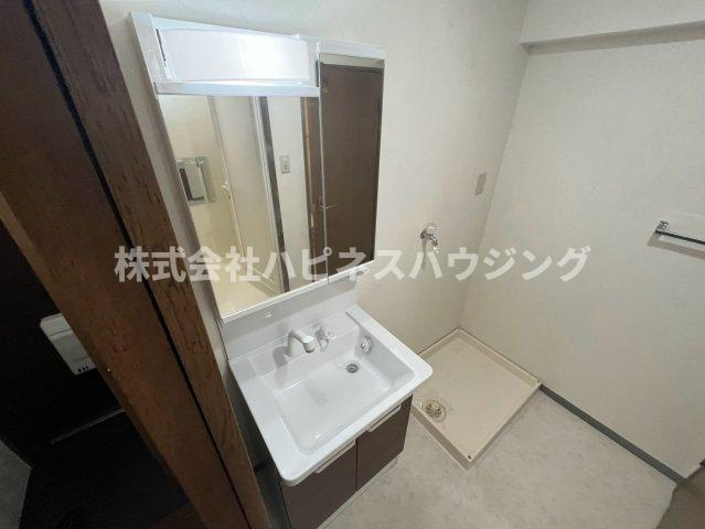 INSURANCE(インシュランス)BLDG.(ビルディング)Ⅲ(スリー)五香の独立洗面台