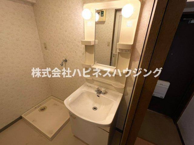 INSURANCE(インシュランス)BLDG.(ビルディング)Ⅲ(スリー)五香の独立洗面台|※同物件他部屋参考写真