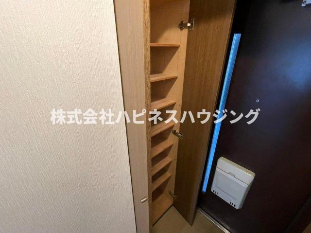 INSURANCE(インシュランス)BLDG.(ビルディング)Ⅲ(スリー)五香の玄関|※同物件他部屋参考写真