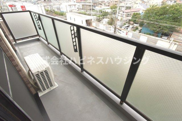 INSURANCE(インシュランス)BLDG.(ビルディング)Ⅲ(スリー)五香のバルコニー|※同物件他部屋参考写真