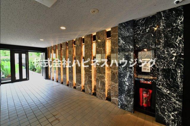 INSURANCE(インシュランス)BLDG.(ビルディング)Ⅲ(スリー)五香のロビー