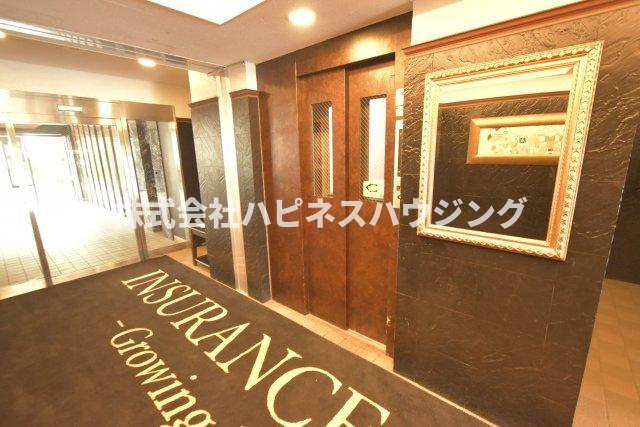 INSURANCE(インシュランス)BLDG.(ビルディング)Ⅲ(スリー)五香のエントランス