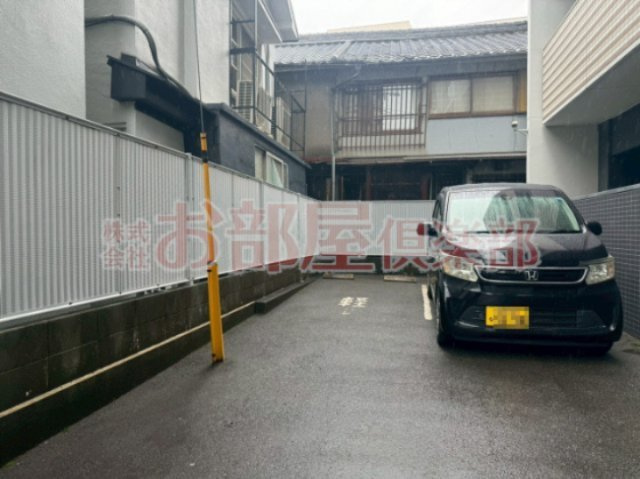 ラフレシーサ医大通りの駐車場|駐車スペースもあります