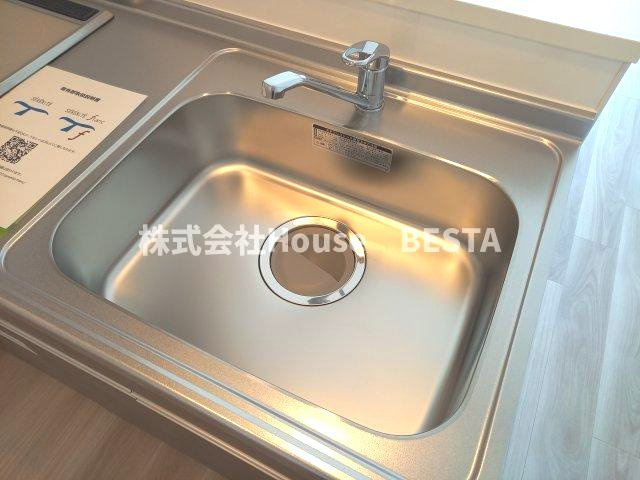 セレニテ西元町アリエのキッチン