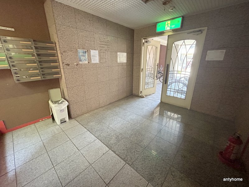 Riora塚本Ⅱ　仲介手数料無料のロビー