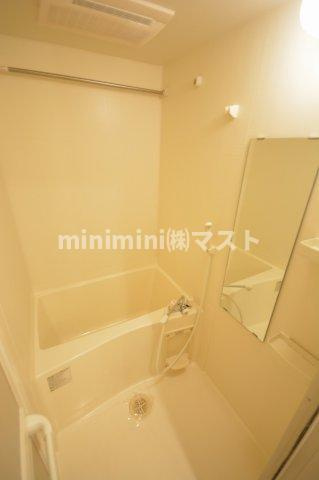 フロンティアテラス難波(旧:ルクレ難波)の浴室