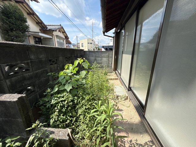 福崎町貸家の庭