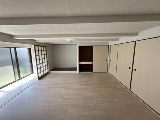 福崎町貸家の寝室