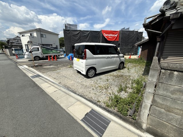 福崎町貸家の駐車場