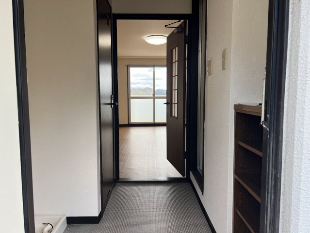 グランドソレイユ|※掲載の室内写真は、同様の間取りを持つ別の部屋のものです。実際のお部屋の仕様やレイアウトは異なる場合があります。