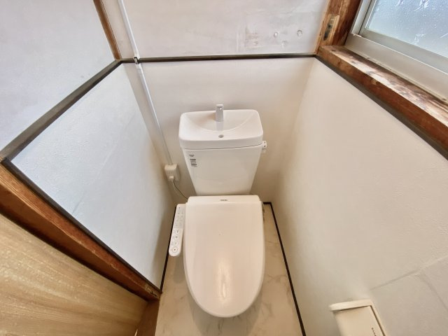 コーポパルⅡのトイレ|ゆったりとした空間のトイレです