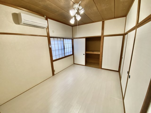 コーポパルⅡの洋室|落ち着いた色調の洋室です