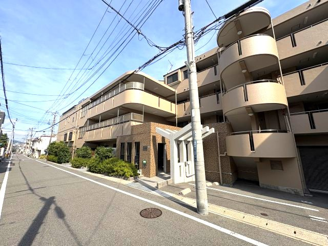 エリム摩耶の外観