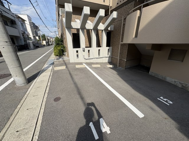 エリム摩耶の駐車場