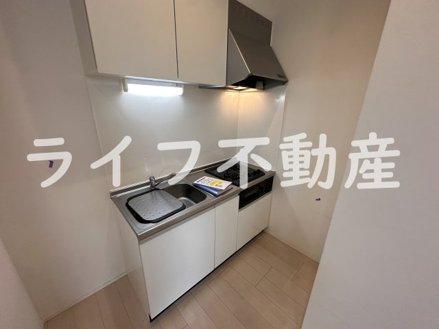 ハーモニーテラス花園東町のキッチン|コンパクトなキッチンで掃除もラクラク