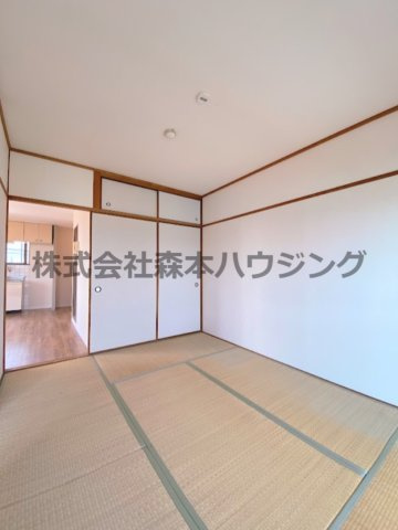 【寝室】 | 　メゾンドバブ | 落ち着いて過ごせるお部屋なので、寝室にいかがでしょうか