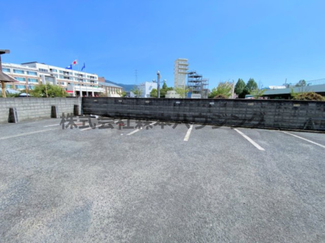 【駐車場】 | 　メゾンドバブ | 駐車場です