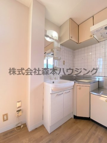 【洗面所】 | 　メゾンドバブ | スペースが確保できる洗面所です