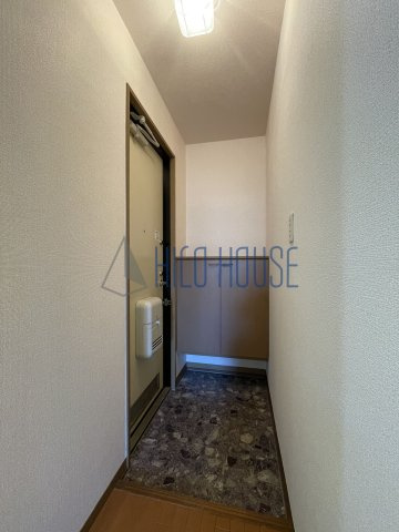 オールパレスAの玄関