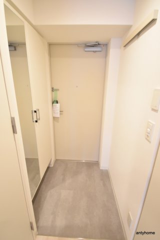 アーバネックス西本町　仲介手数料無料の玄関