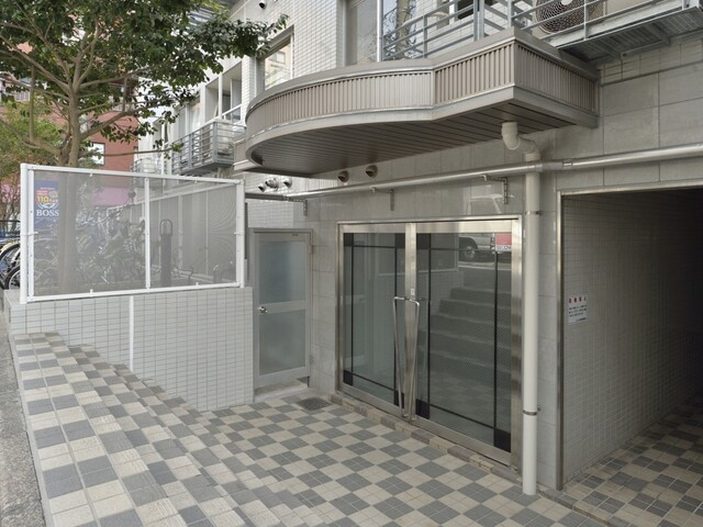 クリオ入谷壱番館のエントランス