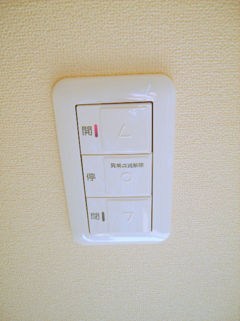 フォレストガーデン鷺宮Ⅰの設備|★電動シャッターで防犯面も安心です★