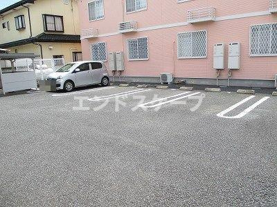 エスポワール本宿Ａの駐車場|高崎、前橋のお部屋探しはエンドスケープまで！お客様の理想お聞かせ下さい♪