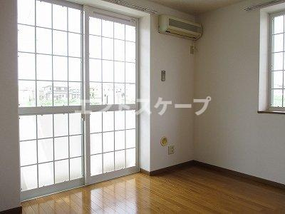 エスポワール本宿Ａの居間・リビング|高崎、前橋のお部屋探しはエンドスケープまで！お客様の理想お聞かせ下さい♪