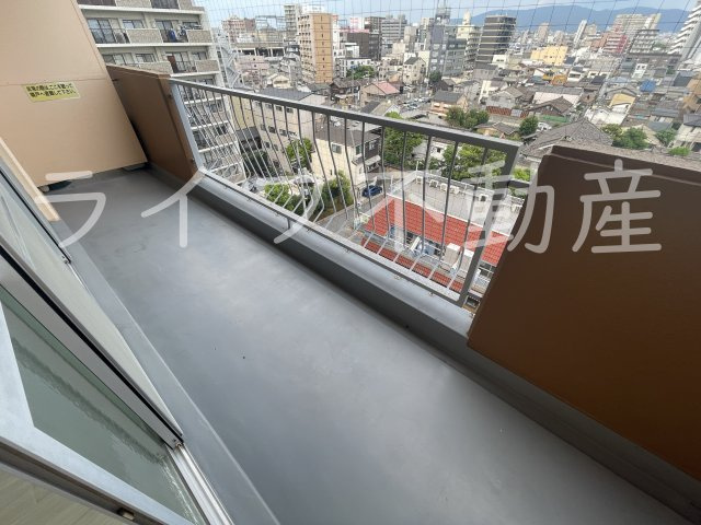プリンストン布施　布施小学校区のバルコニー|開放的で明るい空間を演出してくれるバルコニーです