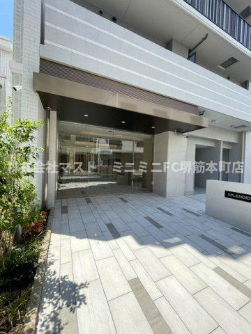スプランディッド梅田WESTのエントランス