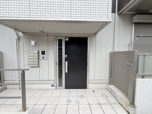 クレール天城通のエントランス