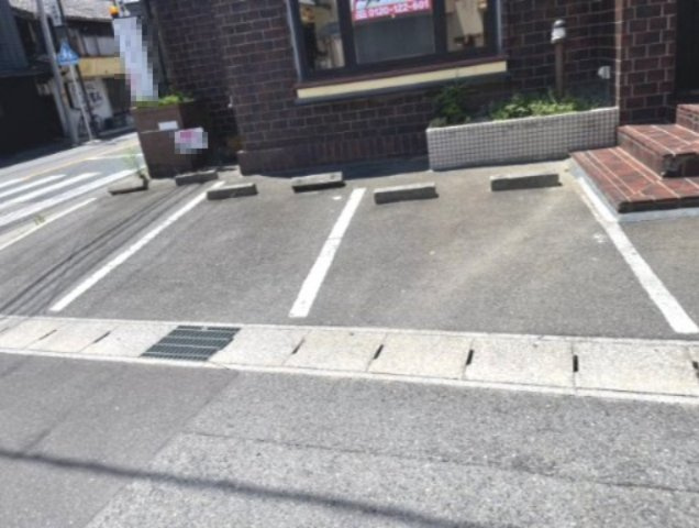 中町 貸店舗の駐車場
