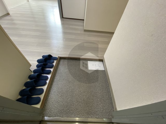コーポラストウザキの玄関