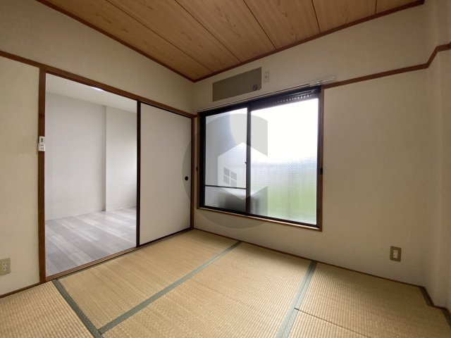 コーポラストウザキの和室