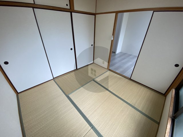 コーポラストウザキの和室
