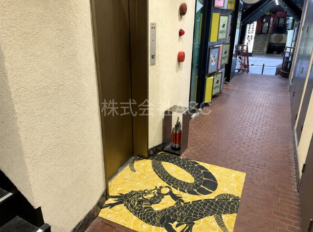 おおきに龍ビル　陽のロビー
