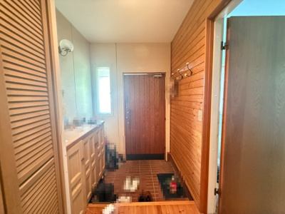 【玄関】 | 田方郡函南町畑向山 輸入住宅　4LDK