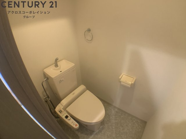 シンプルで使いやすいトイレです♪