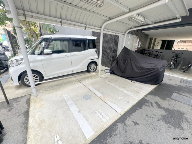 プレサンス松屋町ファステ　仲介手数料無料の駐車場