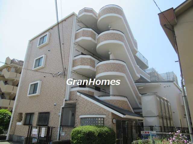 明石市松の内１丁目の賃貸マンションの外観