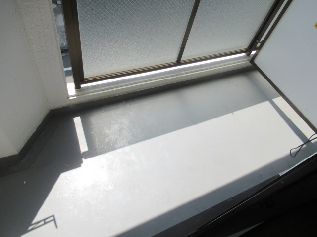 明石市松の内１丁目の賃貸マンションのバルコニー