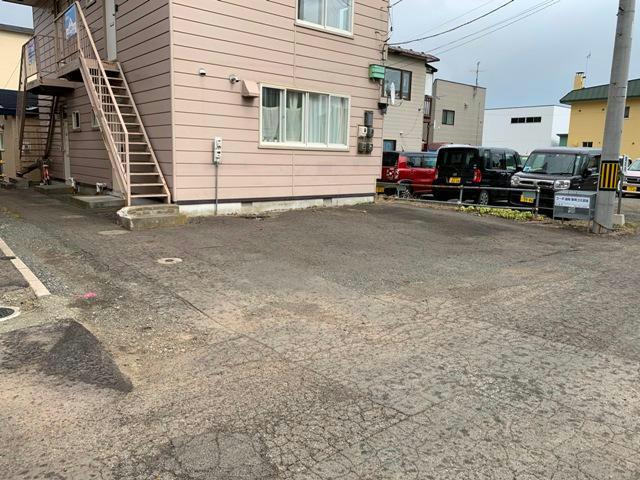 コーポ浪岡の駐車場