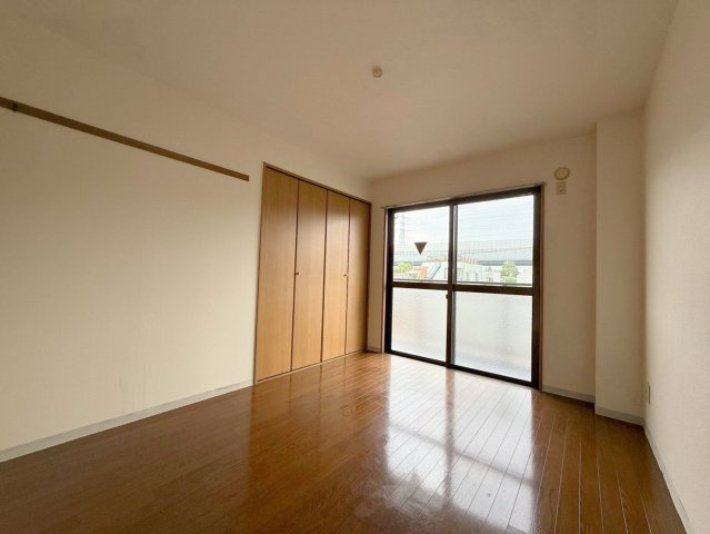 ダイヤマンションの洋室