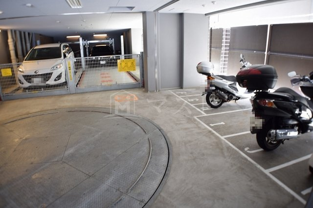 大阪市中央区南船場２丁目の賃貸マンションの駐車場