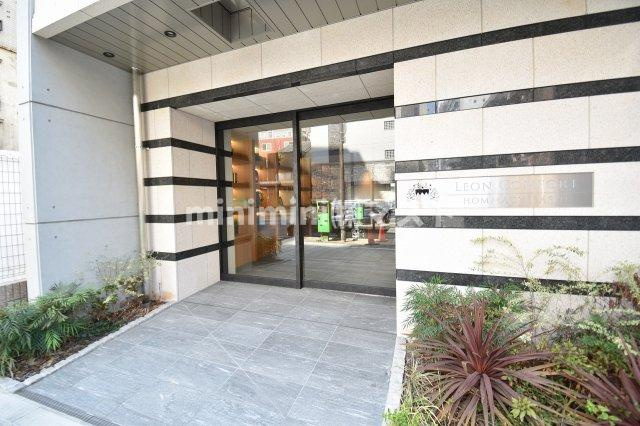 大阪市中央区本町橋の賃貸マンションのエントランス
