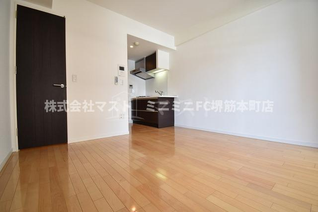 大阪市中央区博労町１丁目の賃貸マンションの居間・リビング