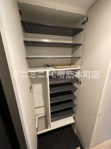 大阪市中央区上町の賃貸マンションの玄関