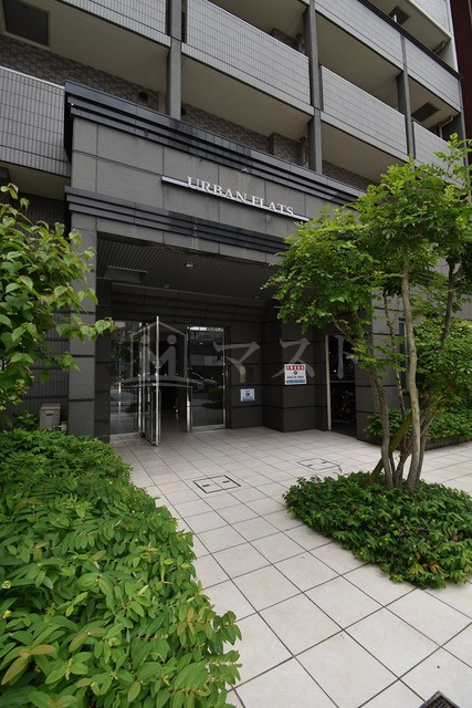 大阪市中央区上町の賃貸マンションのエントランス