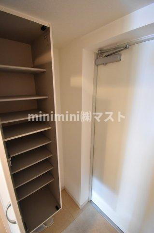 大阪市中央区松屋町の賃貸マンションの玄関